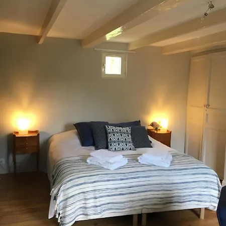 Les Pommiers Bed & Breakfast