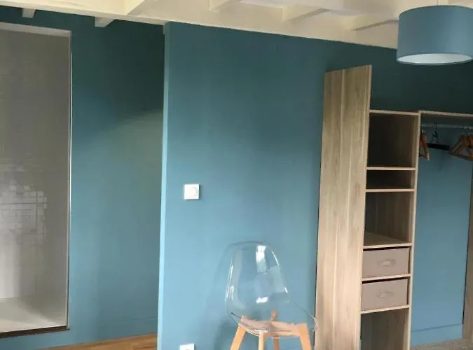 فندق مبيت وإفطار Les Pommiers 3*