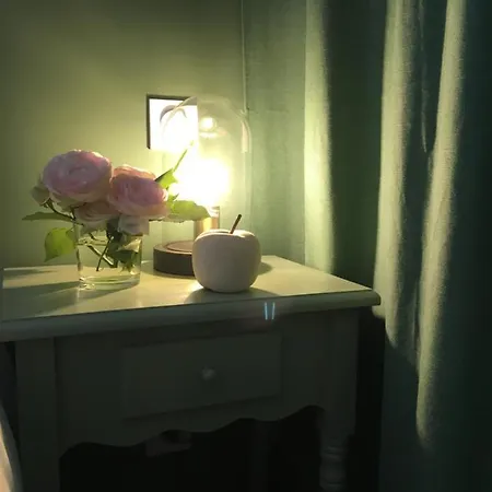Les Pommiers Bed & Breakfast *