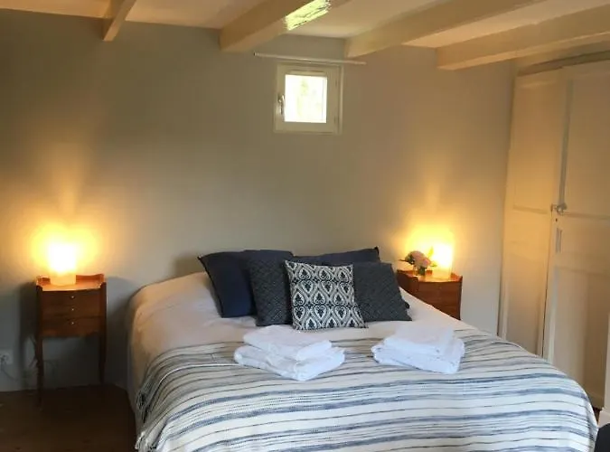 Les Pommiers Bed & Breakfast