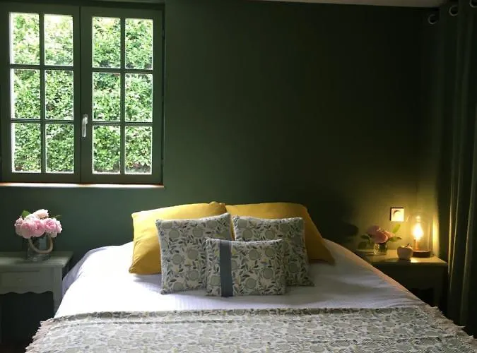 לינה וארוחת בוקר Les Pommiers הונפלר