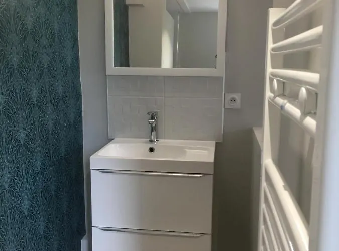 לינה וארוחת בוקר Les Pommiers